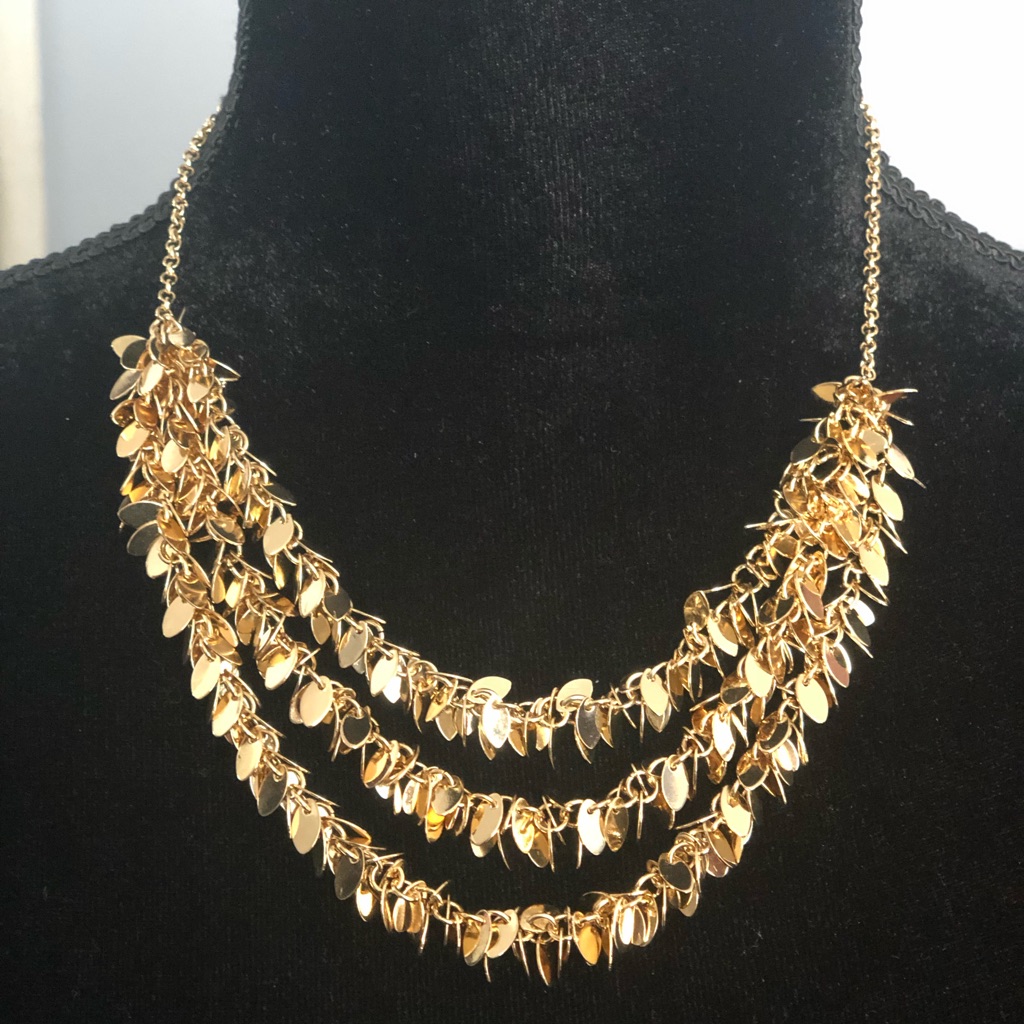 Leaf Like Gold Tone Necklace 20$